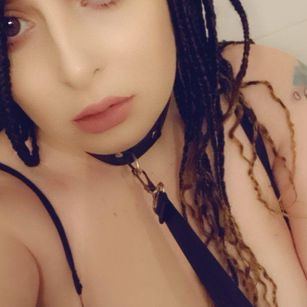 Model - TaliaTrinity joi