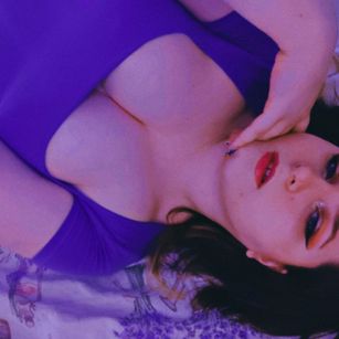 Model - Eva Nite Bigtits