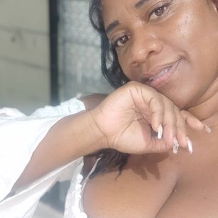 Model - randy bigboobs