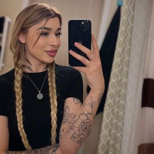 Model - Mary_Blond blond