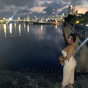 Model - Kim deepthroat