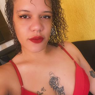 Model - delicialet feet