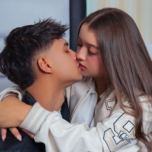 Model - AustinandEmily bigass