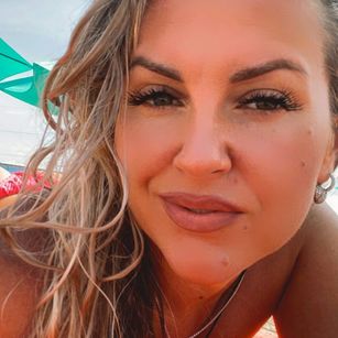 Model - Linda bigass