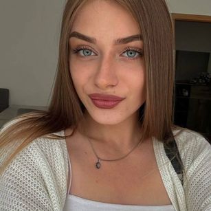 Model - Liora naughty