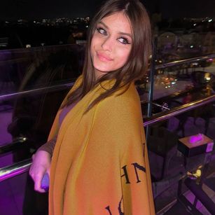 Model - Liora orgasm