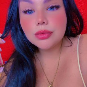 Model - Amazona curvy