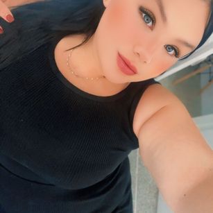 Model - Amazona caliente