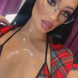 Model - VictoriaLane heels