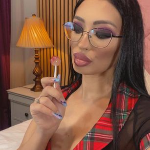 Model - VictoriaLane bigass