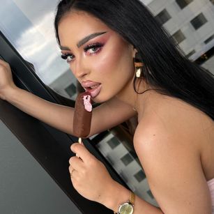 Model - VictoriaLane roleplay