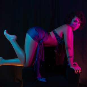 Model - Gaiaroos striptease