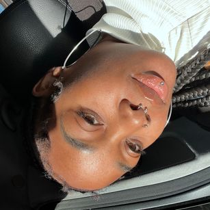 Model - richoffeka Ebony