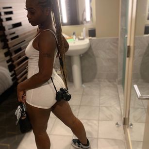 Model - pocahontasgrim Ebony