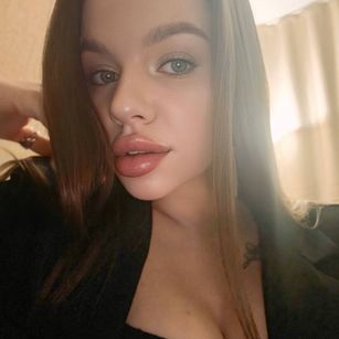 Model - Katy humiliation