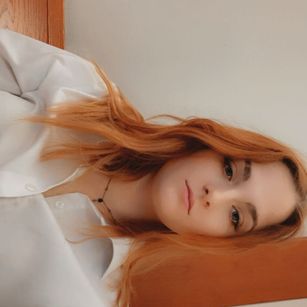 Model - Violet Syns roundass