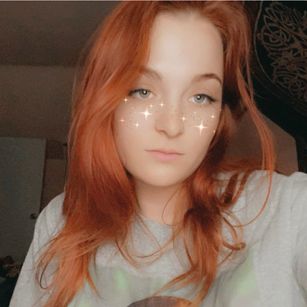 Model - Violet Syns roundass