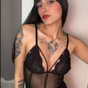 Model - Emilia Vitti lingerie