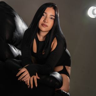 Model - Emma Flame mistress