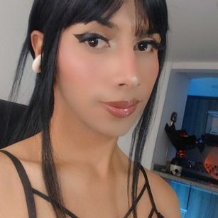 Model - Giorgia Myers natural