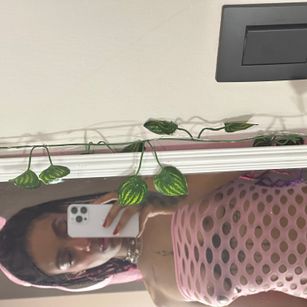 Model - Ominira sexy