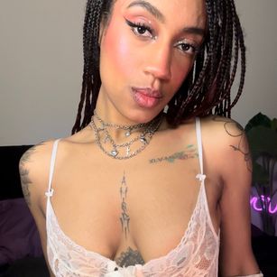 Model - Ominira piercing