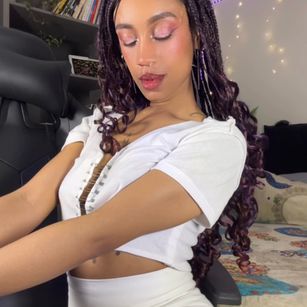 Model - Ominira piercing