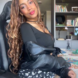 Model - Ominira anal