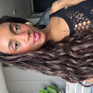 Model - Ominira anal