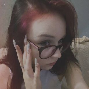 Model - SarahSanders LUSH