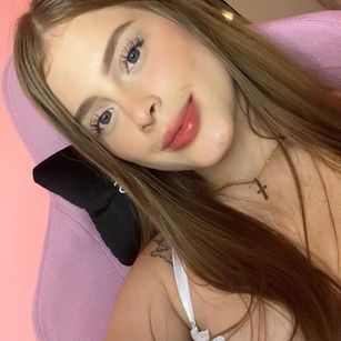 Model - HannaCutte latina