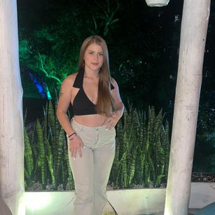 Model - HannaCutte joi