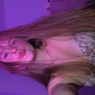 Model - HannaCutte joi