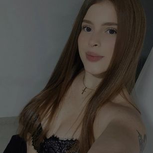 Model - HannaCutte latina