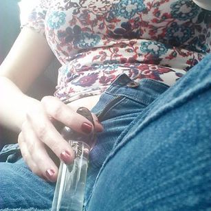 Model - Riley Velvet hairypussy