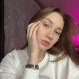 Model - Chloe Miller natural