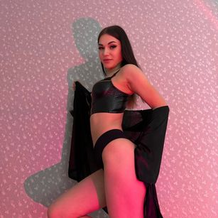 Model - Hellen natural