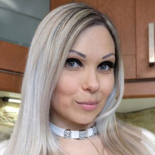 Model - Goddess Barbie Femdom Hottie sph