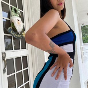 Model - MiaHarrys 18