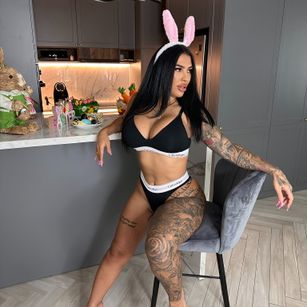 Model - FiresBomb777 young