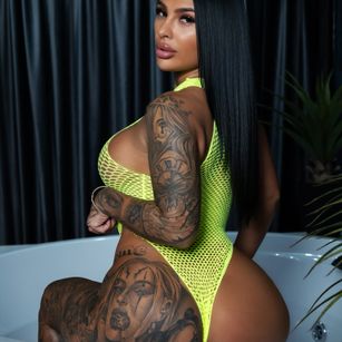 Model - FiresBomb777 play