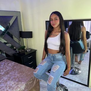 Model - maria fabiola machine