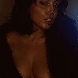 Model - Miss Kassandra Dark mistress