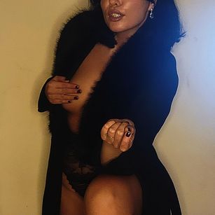 Model - Miss Kassandra Dark heels