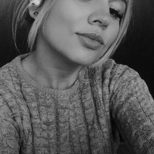 Model - megan-bee blonde