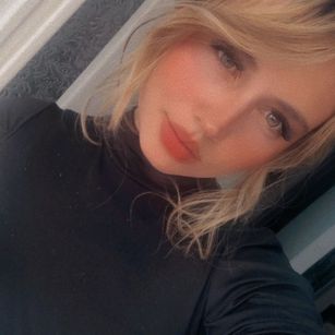 Model - megan-bee tetasgrandre