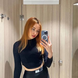 Model - AliceRedhead legs