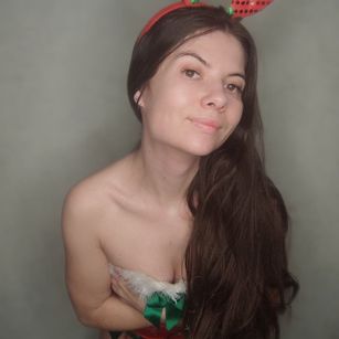 Model - AlisiaNovo footjob