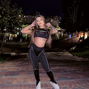 Model - Evelynxxx curvy