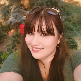 Model - Yulia22326 Icaress